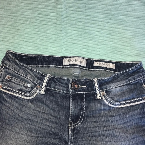 Sold - Picture 2 of 6